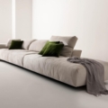 Laurameroni Metropol System Sofa modułowa z drewnianymi bokami z kolekcji Metropol projektu Cesare Arosio