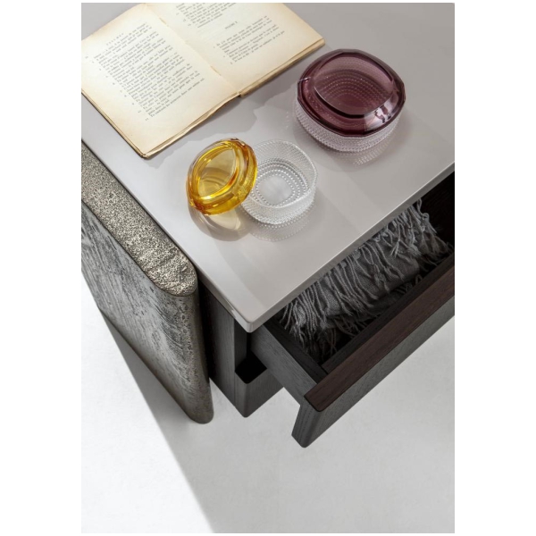Laurameroni-Outfit-Bedside-Table-szafka-nocna-z-drewna-kolekcja-Outfit-Cesare-Arosio-5.jpg Laurameroni Outfit Bedside Table szafka nocna z drewna z kolekcji Outfit projektu Cesare Arosio