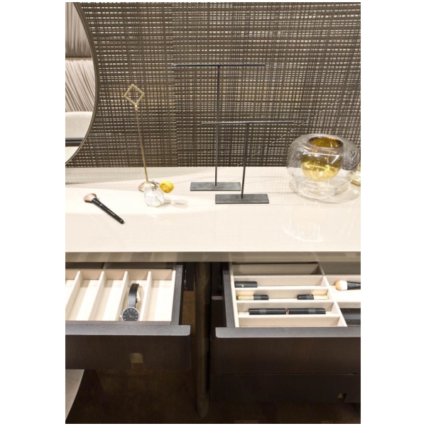 Laurameroni-Outfit-Vanity-Toaletka-drewno-metal-kolekcja-Outfit-Cesare-Arosio-6.jpg Laurameroni Outfit Vanity Toaletka drewno metal z kolekcji Outfit projektu Cesare Arosio