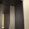 Laurameroni Plain Sliding Door Drzwi przesuwne z kolekcji Plain projektu Laurameroni