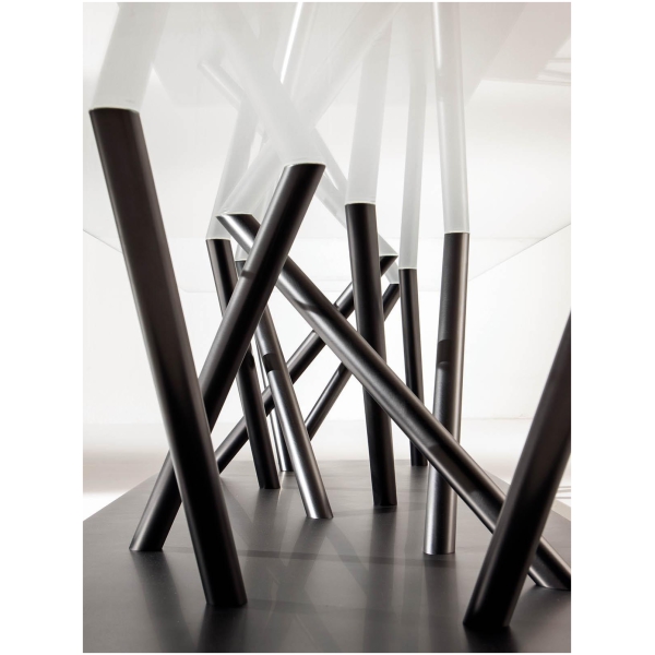Laurameroni-SA-01-SA-04-SA-05-Stoliki-szklane-niskie-z-metalowa-baza-kolekcja-Sottsass-Sottsass-Associati-1.jpg Laurameroni SA 01 SA 04 SA 05 Stoliki szklane niskie z metalową bazą z kolekcji Sottsass projektu Sottsass Associati