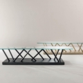 Laurameroni SA 01 SA 04 SA 05 Stoliki szklane niskie z metalową bazą z kolekcji Sottsass projektu Sottsass Associati