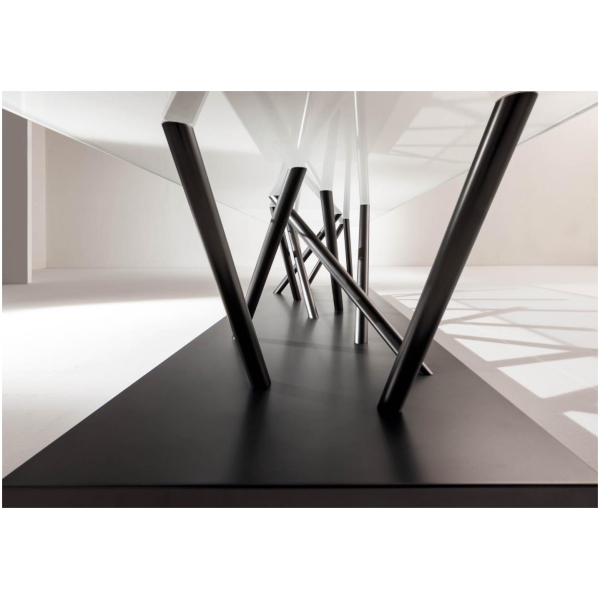Laurameroni-SA-01-SA-04-SA-05-Stoliki-szklane-niskie-z-metalowa-baza-kolekcja-Sottsass-Sottsass-Associati-2.jpg Laurameroni SA 01 SA 04 SA 05 Stoliki szklane niskie z metalową bazą z kolekcji Sottsass projektu Sottsass Associati