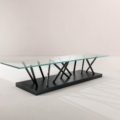 Laurameroni SA 01 SA 04 SA 05 Stoliki szklane niskie z metalową bazą z kolekcji Sottsass projektu Sottsass Associati
