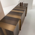 Laurameroni ST 11 Komoda niska metal i drewno z kolekcji Stars projektu Bartoli Design