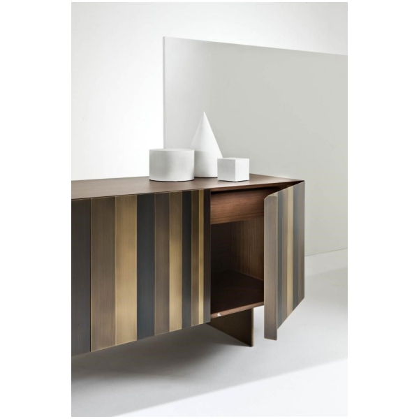Laurameroni-ST-12-Komoda-z-metalowym-wykonczeniem-kolekcja-Stars-Bartoli-Design-3.jpg Laurameroni ST 12 Komoda z metalowym wykończeniem z kolekcji Stars projektu Bartoli Design