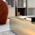 Laurameroni ST 31 ST 32 ST 33 ST 34 Stoliki kawowe wykończone metalem z kolekcji Stars projektu Sottsass Associati