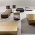 Laurameroni ST 31 ST 32 ST 33 ST 34 Stoliki kawowe wykończone metalem z kolekcji Stars projektu Sottsass Associati