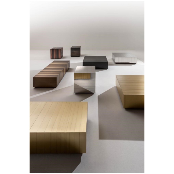 Laurameroni-ST-31-ST-32-ST-33-ST-34-Stoliki-kawowe-wykonczone-metalem-kolekcja-Stars-Sottsass-Associati-2.jpg Laurameroni ST 31 ST 32 ST 33 ST 34 Stoliki kawowe wykończone metalem z kolekcji Stars projektu Sottsass Associati
