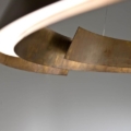 Laurameroni Swirl Lampa wisząca okręgi z mosiądzu z kolekcji Elements projektu Cesare Arosio
