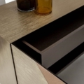 Laurameroni Tatami Komoda z drzwiami metalowymi z kolekcji Tatami projektu Cesare Arosio
