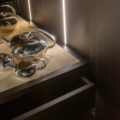Laurameroni Terre Cabinet System System szafek ściennych drewnianych regał z kolekcji Terre projektu Bartoli Design