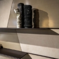 Laurameroni Terre Cabinet System System szafek ściennych drewnianych regał z kolekcji Terre projektu Bartoli Design