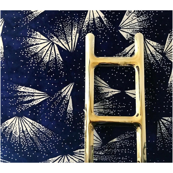 Zieta-Drab-Hanger-wieszak-rzezba-wariant-Drab-Hanger-kolor-Heat-Flamed-Gold-5.jpg Zięta Drab Hanger wieszak/rzeźba wariant Drab Hanger kolor Heat Flamed Gold