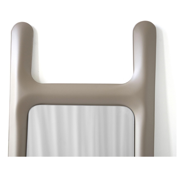 Zieta-Drab-Mirror-lustro-rzezba-wariant-Drab-Mirror-kolor-Beige-Matt-7006-5.jpg Zięta Drab Mirror lustro/rzeźba wariant Drab Mirror kolor Beige Matt 7006