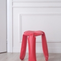 Zięta Plopp stołek wariant Plopp Mini kolor Strawberry Red Matt 3018