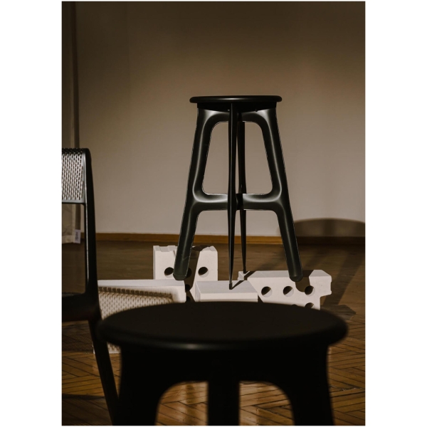 Zieta-Ultraleggera-Stool-stolek-wariant-Ultraleggera-Bar-Stool-kolor-Anodic-Black-Aluminium-1.jpg Zięta Ultraleggera Stool stołek wariant Ultraleggera Bar Stool kolor Anodic Black Aluminium