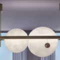 Patrizia-Volpato-LUNA-NUOVA-lampa-wiszaca-LED-z-alabastru-i-metalu-kolekcja-Luna-Nuova