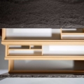 komoda Hessentia Domino 429 zaprojektowana przez Claudio Cappellini, materiały: Marmur, Żywica artystyczna, Metal