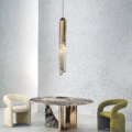 lampa wisząca Hessentia Lapis 503 zaprojektowana przez Luca Erba, materiały: Szkło artystyczne, metal
