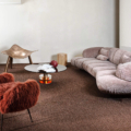 sofa Hessentia Kiro 567 zaprojektowana przez Luca Erba, materiały: Tkanina, skóra, drewno