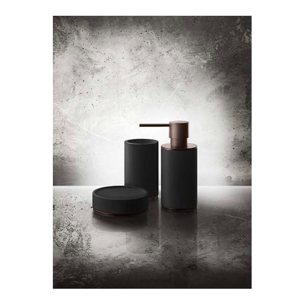 Gessi-GESSI316-ACCESSORIES-54732-Kubek-na-szczoteczki-wiele-kolorow-2.jpg Gessi316 GESSI316 ACCESSORIES 54732 Kubek na szczoteczki wiele kolorow 239 Stal szczotkowana 707 Czarny metal szczotkowany PVD 708 Miedź szczotkowana PVD 726 Ciepła stal PVD