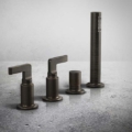 Gessi INCISO 58043 Bateria wannowa 4 otworowa z przelacznikiem przylacza 1 2 waz prysznicowy 15 m wyciagana sluchawka prysznicowa wiele kolorow 031 Chrom 149 Finox 246 Złoty PVD 299 Czarny XL 706 Czarny Metal PVD 030 Miedź PVD 707 Czarny metal szczotkowany PVD 713 Antyczny mosiądz 708 Miedź szczotkowana PVD 727 Mosiądz szczotkowany PVD 187 Postarzany brąz