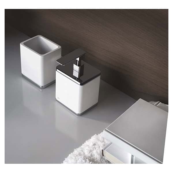 Gessi-ISPA-ACCESSORIES-41631-Kubek-na-szczoteczki-w-kolorze-bialym-wiele-kolorow-2.jpg Gessi ISPA ACCESSORIES 41631 Kubek na szczoteczki w kolorze bialym wiele kolorow 031 Chrom