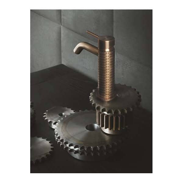 Gessi-MECCANICA-54202-Bateria-umywalkowa-wiele-kolorow-3.jpg Gessi316 MECCANICA 54202 Bateria umywalkowa wiele kolorow 239 Stal szczotkowana 707 Czarny metal szczotkowany PVD 708 Miedź szczotkowana PVD 726 Ciepła stal PVD