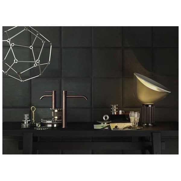 Gessi-MECCANICA-54206-Bateria-umywalkowa-nablatowa-z-przylaczami-3-8-wiele-kolorow-3.jpg Gessi316 MECCANICA 54206 Bateria umywalkowa nablatowa z przylaczami 3 8 wiele kolorow 239 Stal szczotkowana 707 Czarny metal szczotkowany PVD 708 Miedź szczotkowana PVD 726 Ciepła stal PVD