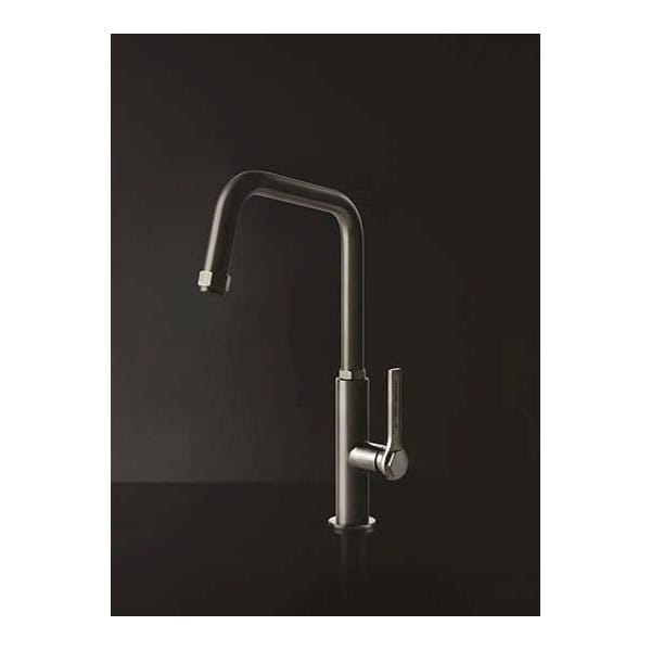 Gessi-OFFICINE-GESSI-60051-Bateria-kuchenna-z-obrotowa-wylewka-Wylewka-obrotowa-360-wiele-kolorow-1.jpg Gessi OFFICINE GESSI 60051 Bateria kuchenna z obrotowa wylewka Otwor montazowy baterii 335 mm Wylewka obrotowa 360 ° Srednica glowicy ceramicznej sr 25 mm wiele kolorow 031 Chrom 149 Finox 599 707 Czarny metal szczotkowany PVD 708 Miedź szczotkowana PVD