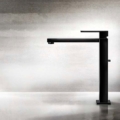Gessi RETTANGOLO 11923 Bateria umywalkowa nablatowa z korkiem automatycznym Zasieg wylewki 213 mm wiele kolorow 031 Chrom 149 Finox 299 Czarny XL 706 Czarny Metal PVD 030 Miedź PVD 707 Czarny metal szczotkowany PVD 708 Miedź szczotkowana PVD