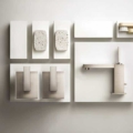 Gessi RETTANGOLO ACCESSORIES 20837 Dozownik do mydla w kolorze bialym wiele kolorow 031 Chrom 099 Czarny XL 149 Finox 706 Czarny Metal PVD 030 Miedź PVD 707 Czarny metal szczotkowany PVD 708 Miedź szczotkowana PVD