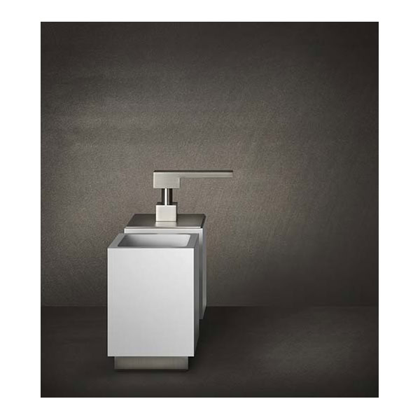 Gessi-RETTANGOLO-ACCESSORIES-20837-Dozownik-do-mydla-w-kolorze-bialym-wiele-kolorow-3.jpg Gessi RETTANGOLO ACCESSORIES 20837 Dozownik do mydla w kolorze bialym wiele kolorow 031 Chrom 099 Czarny XL 149 Finox 706 Czarny Metal PVD 030 Miedź PVD 707 Czarny metal szczotkowany PVD 708 Miedź szczotkowana PVD